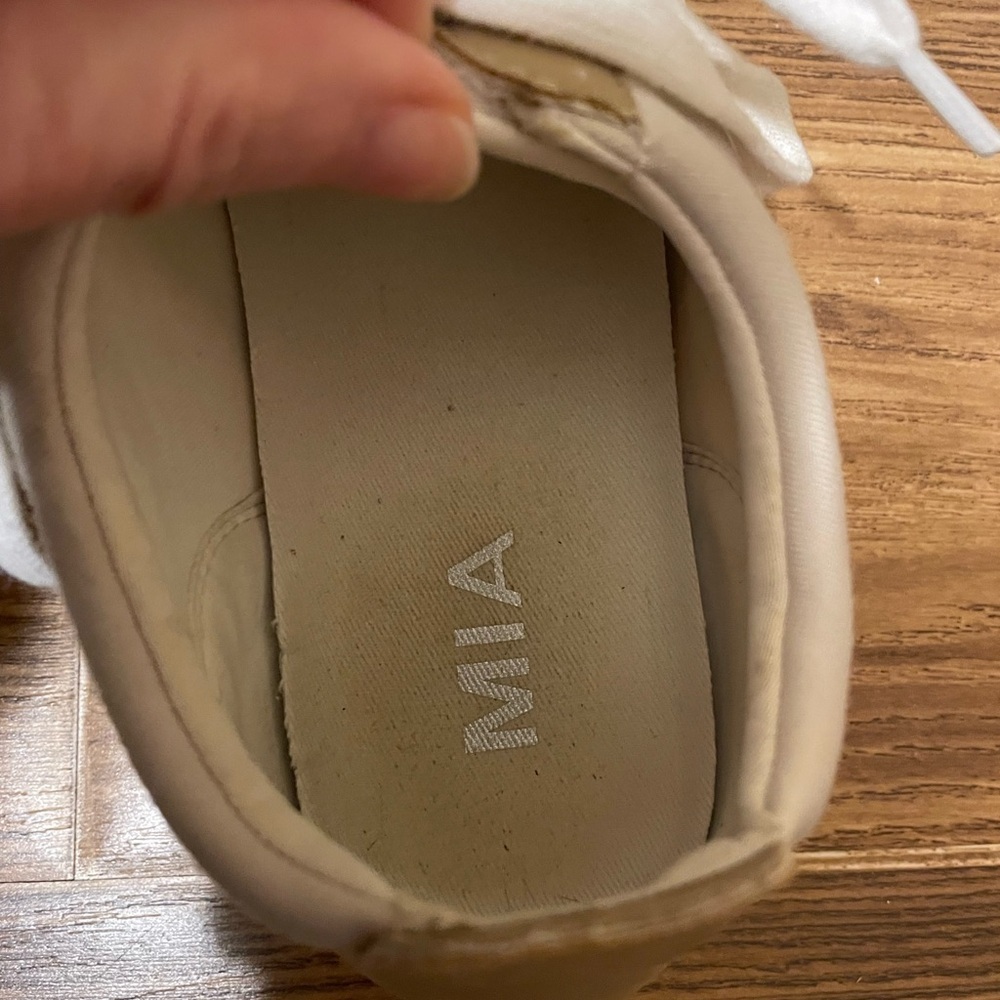 MIA Rafa Beige and White Sneakers - Picture 4 of 5